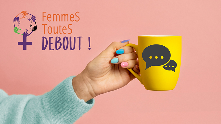 café femmes toutes debout